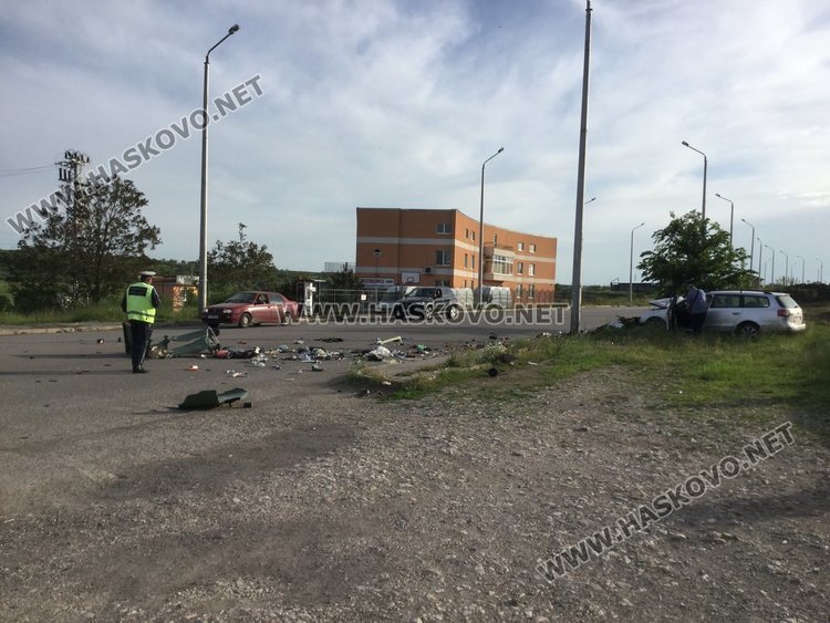 Пасат се разби между Бадема и Болярово, жена е в болница