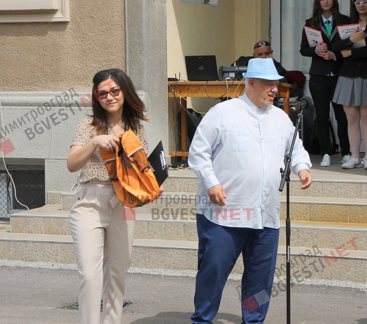 54 зрелостници изпрати Езиковата гимназия в Димитровград 