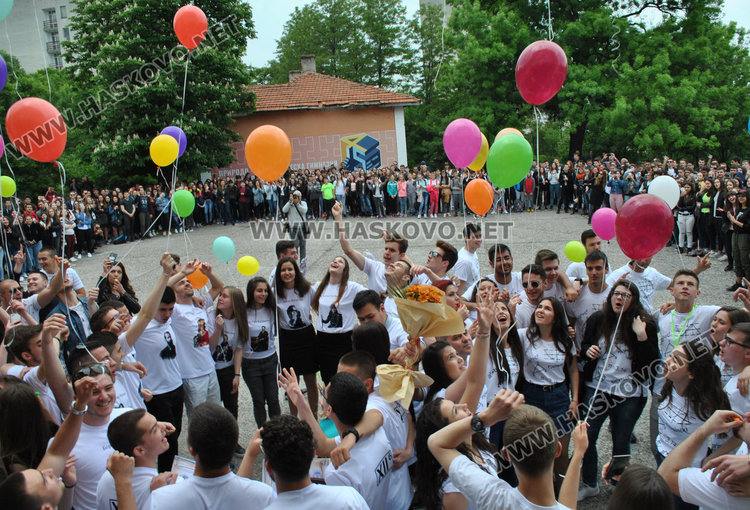 Випуск 2019-та на ПМГ си тръгва от училище с благотворителна кауза