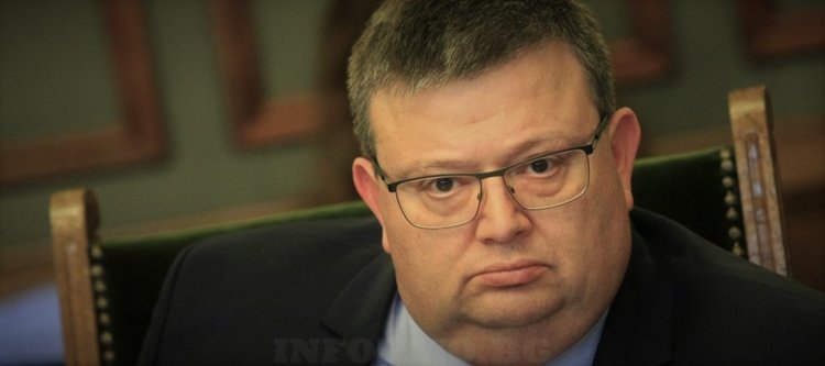 Цацаров поиска от ДАНС всички недекларирани сметки, имоти и офшорки на висши публични длъжностни лица