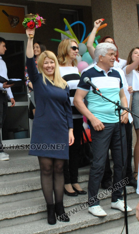 Випуск 2019-та на ПМГ си тръгва от училище с благотворителна кауза