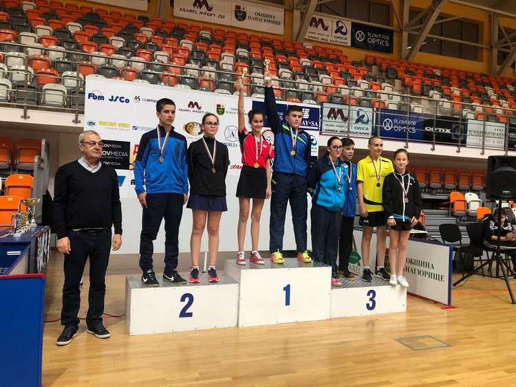 Елиф от Момчилград се класира трета на държавно първенство по тенис на маса