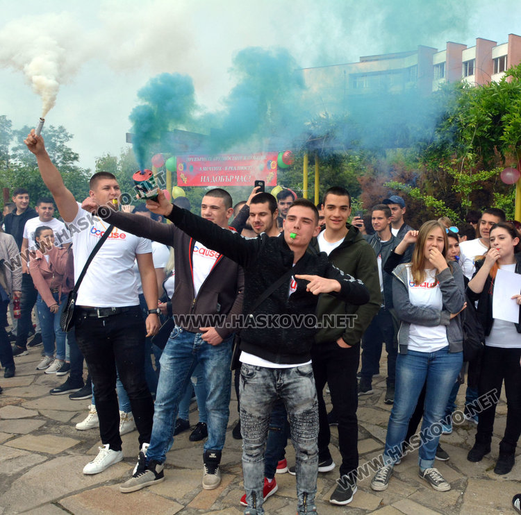 В Царската гимназия връчиха две награди „Достоен Асеновец“