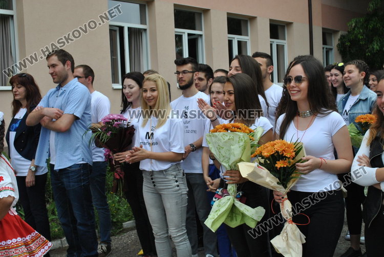 Випуск 2019-та на ПМГ си тръгва от училище с благотворителна кауза