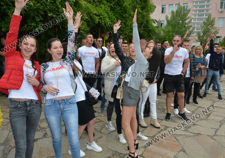 В Царската гимназия връчиха две награди „Достоен Асеновец“