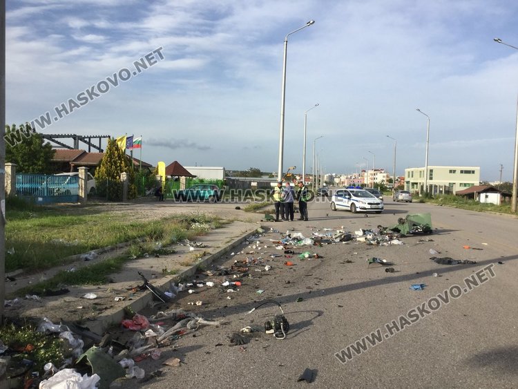 Пасат се разби между Бадема и Болярово, жена е в болница