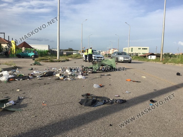 Пасат се разби между Бадема и Болярово, жена е в болница