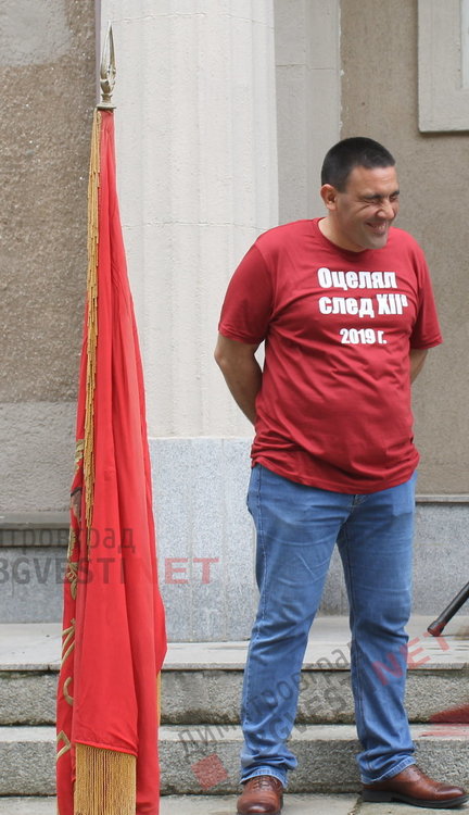  Вазовци изпратиха своите абитуриенти с цветове и звуци