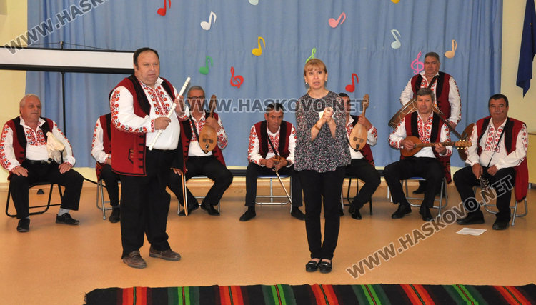 В детска градина „Слънце“ знаят що е то ручило и коя гайда е каба