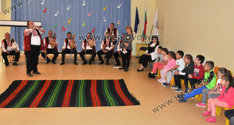 В детска градина „Слънце“ знаят що е то ручило и коя гайда е каба