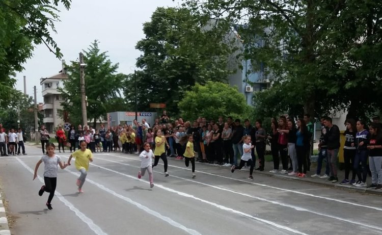 Над 200 ученици от общината се надбягваха