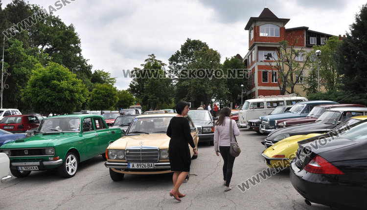 Международно ретро рали мина през Минерални бани