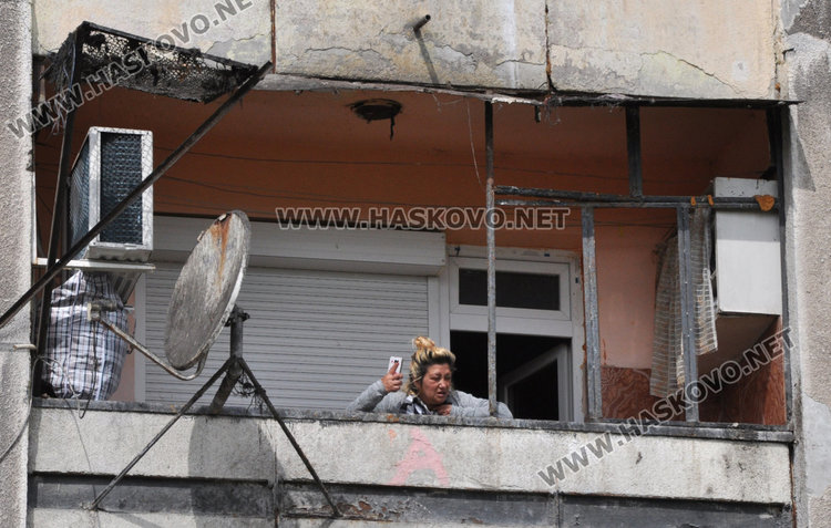 Разчистиха вонящ боклук край блок 42 в Орфей