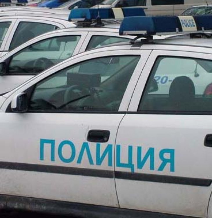 Полиция и данъчни запечатаха цистерна с 8 тона гориво в бензиностанция в Девин