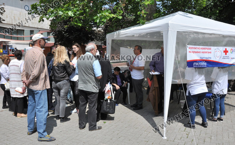 Наплив за безплатно измерване на кръвното налягане в Хасково