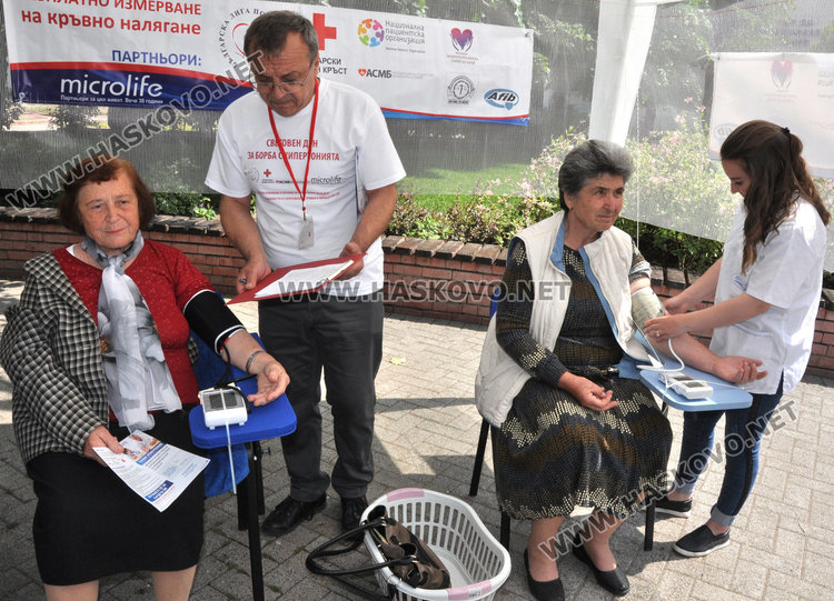 Наплив за безплатно измерване на кръвното налягане в Хасково