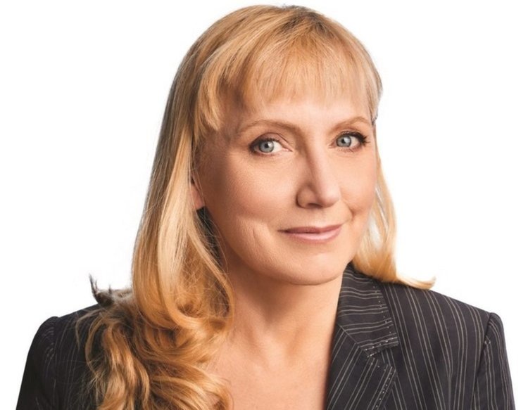 Елена Йончева се среща с граждани в Хасково на 17-ти