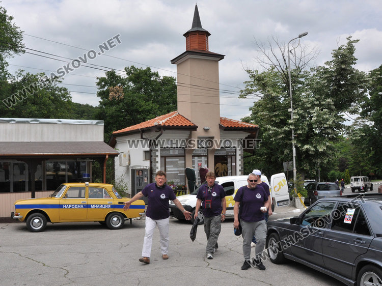 Международно ретро рали мина през Минерални бани