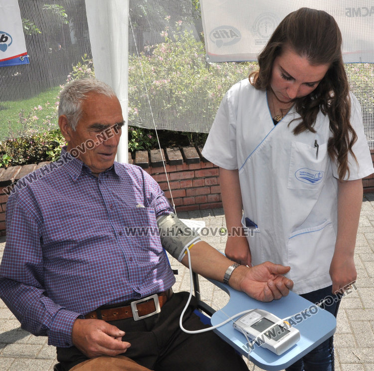 Наплив за безплатно измерване на кръвното налягане в Хасково