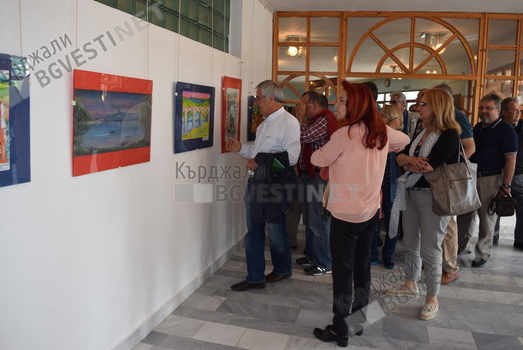 Млади хора от три държави в мост на приятелството в Кърджали