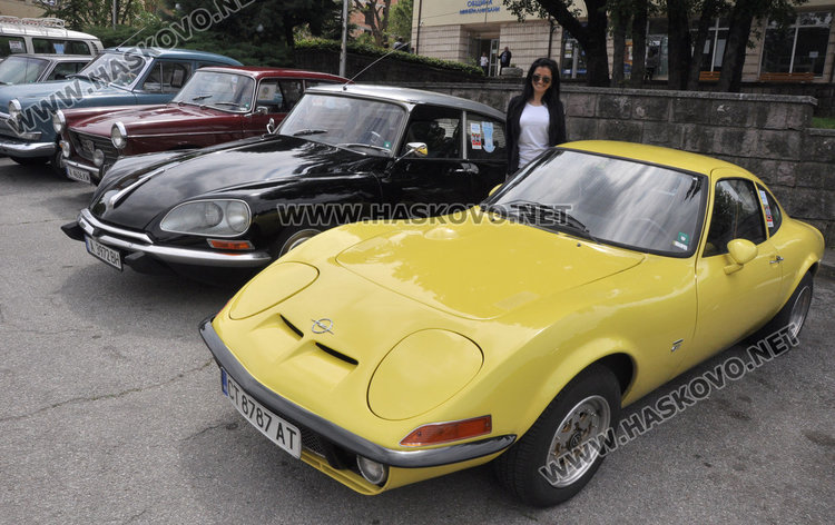 Международно ретро рали мина през Минерални бани