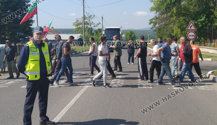 Поредна блокада в Конуш по пътя за "Маказа" заради лошата инфраструктура 