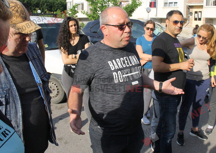 Димитровградчани излязоха на протест – търсят диалог с общината за бъдещето на зелен терен