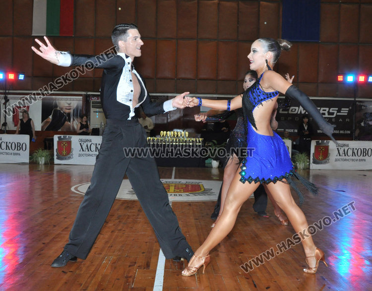 Красота и изящество в националния турнир по спортни танци "Гранд Купа Хасково"