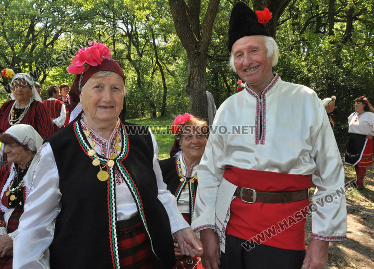 "Китна Тракия" събра стотици почитатели на народното творчество в "Кенана"