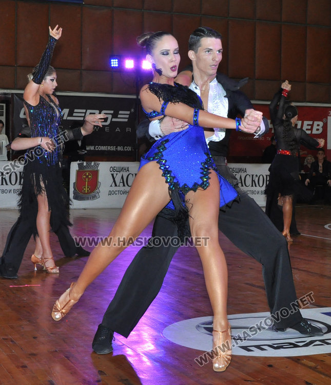 Красота и изящество в националния турнир по спортни танци "Гранд Купа Хасково"