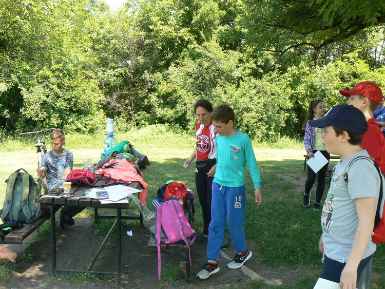 26 деца и възрастни от "Компас" се включиха в Световния ден на ориентирането 