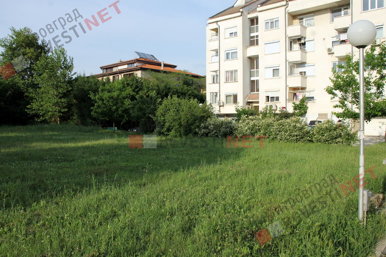 Димитровградчани излязоха на протест – търсят диалог с общината за бъдещето на зелен терен