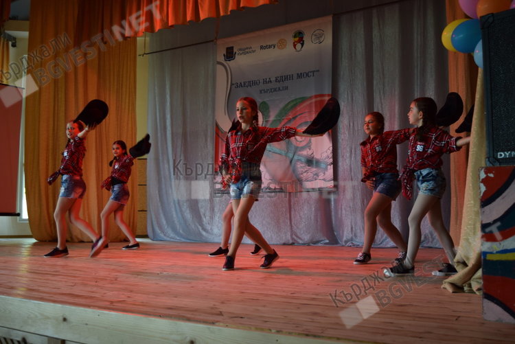 Езикът на изкуството събра талантливи млади хора от три страни в Кърджали