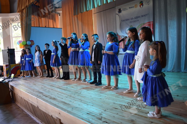 Езикът на изкуството събра талантливи млади хора от три страни в Кърджали