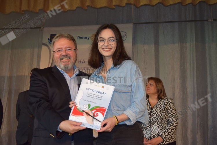 Езикът на изкуството събра талантливи млади хора от три страни в Кърджали