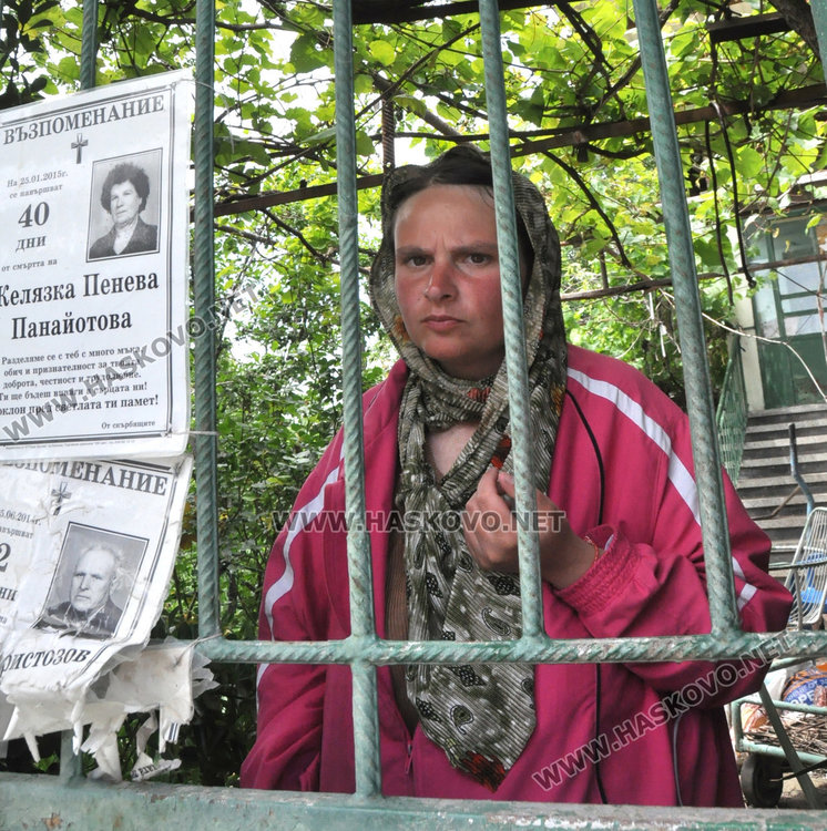 Женя отказа да коментира случилото се майка си