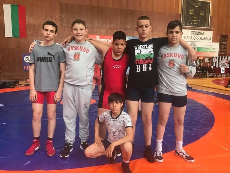 10 медала за борците от Хасковско от Държавния шампионат в Горна Оряховица