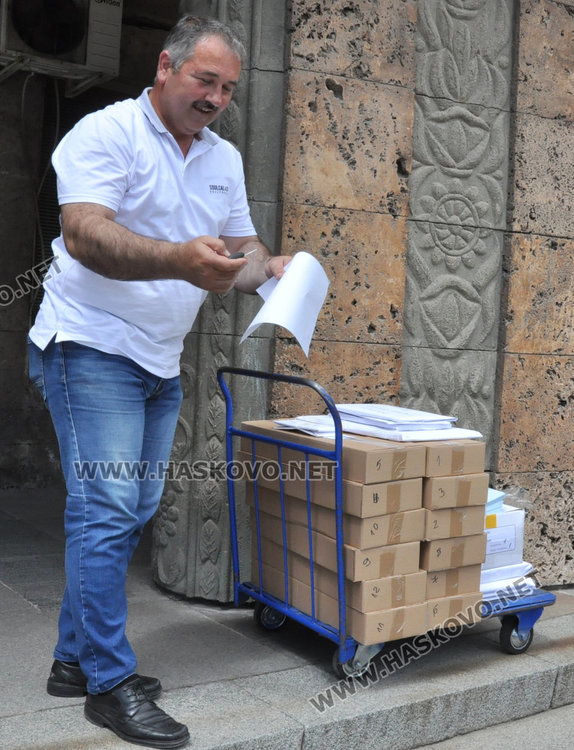 Близо 28 000 избиратели по-малко на вота в неделя