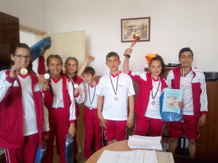 За поредна година децата от Момчиловци първи в областното състезание "Млад огнеборец"