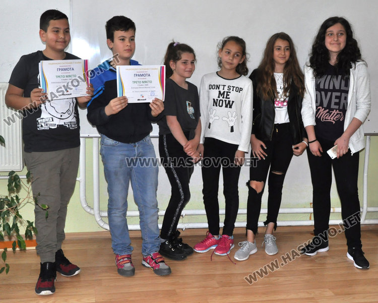 Ученици от "Смирненски" с призови места в Национално IT състезание