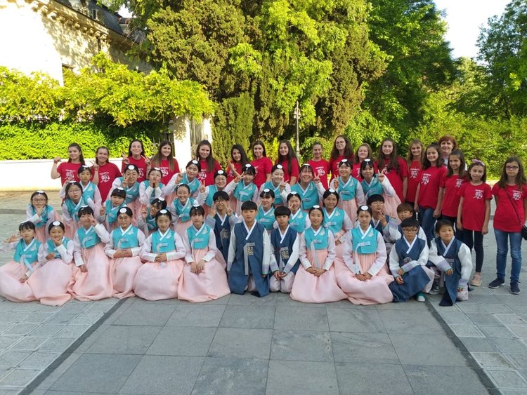 Хор „Орфей” с отлично представяне в Национален фестивал във Варна