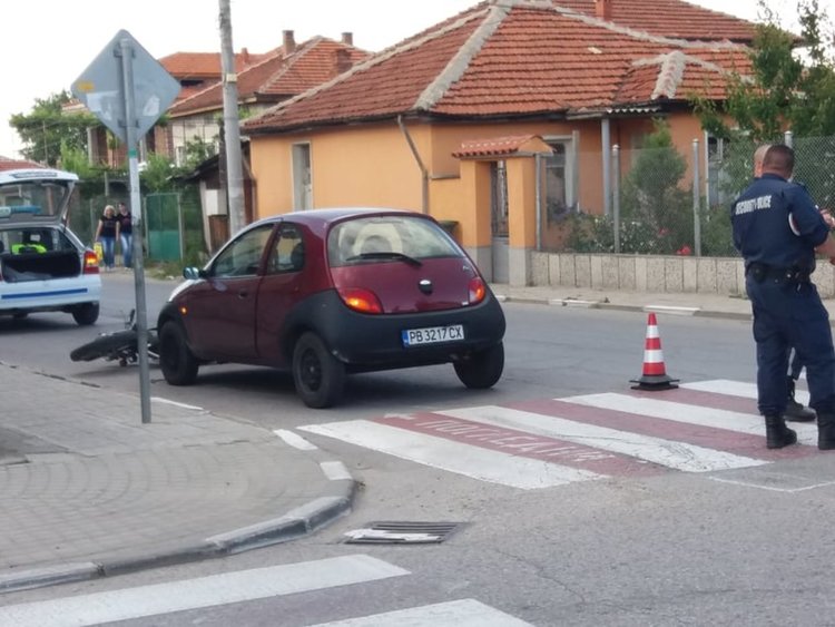 Пътен инцидент затрудни движението на ул. "Бор"