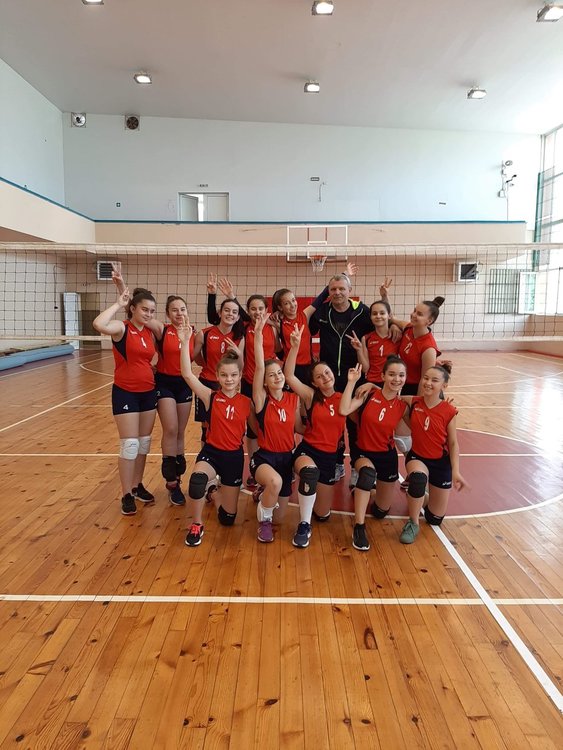 Волейболистки от Кирково се класираха на държавните финали за момичета