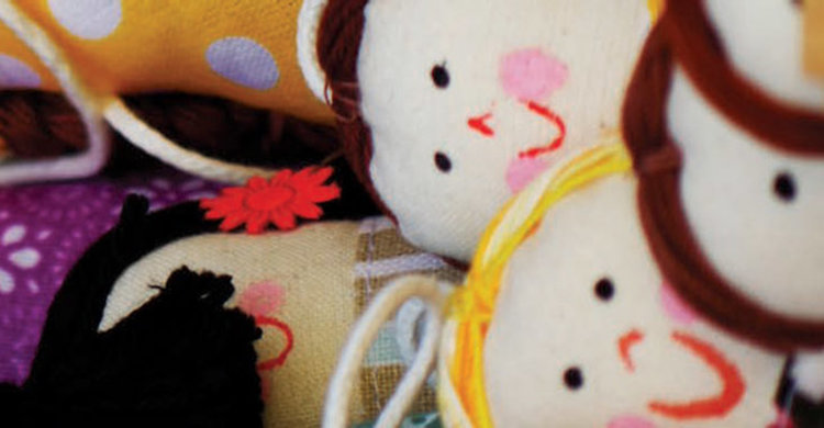 "Синя" изложба и "Ателие за кукли" за Деня на детето в Димитровград