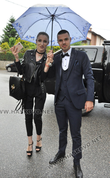 Царската гимназия даде старт на сезона на баловете в Хасково