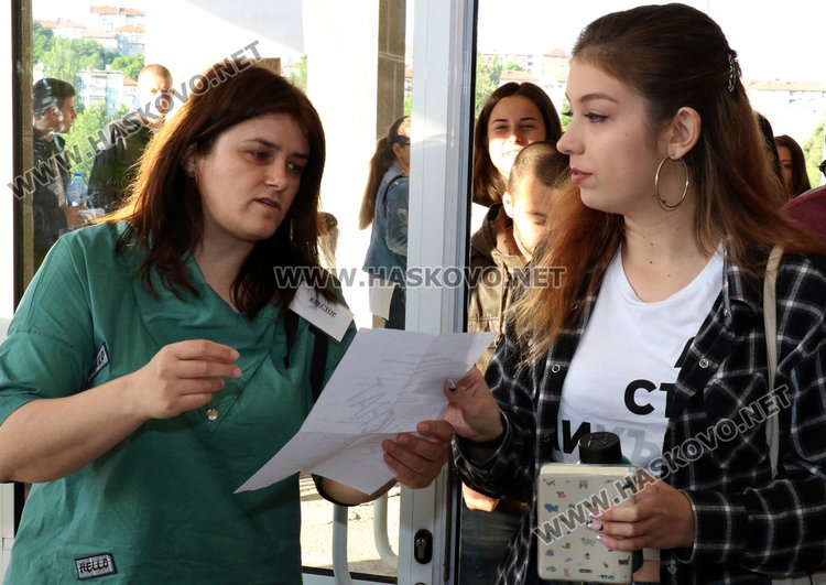 1 259 допуснати до втората матура, биология и английски най-желани