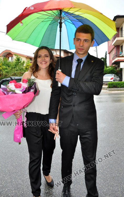 Царската гимназия даде старт на сезона на баловете в Хасково