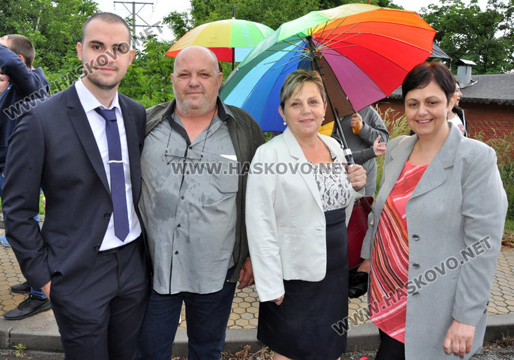 Царската гимназия даде старт на сезона на баловете в Хасково