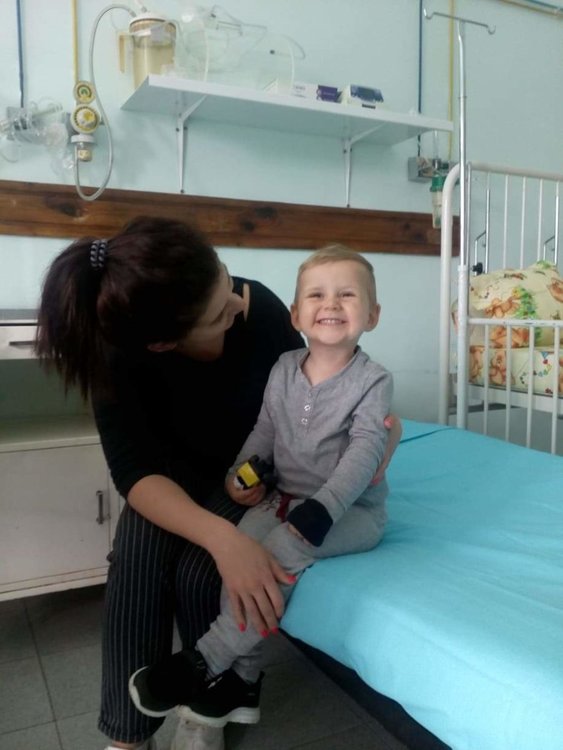 Деца от Тихомир направиха дарение на детското отделение в болницата на Кърджали