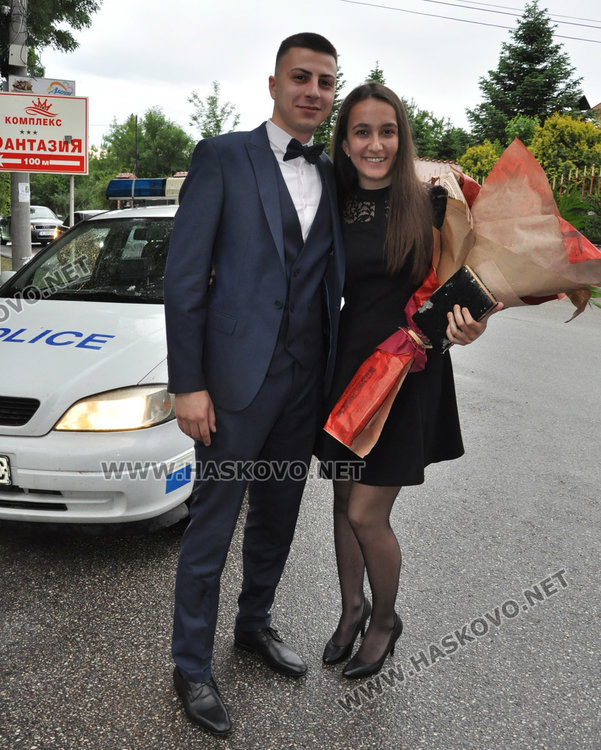 Царската гимназия даде старт на сезона на баловете в Хасково